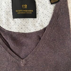 Scotch & Soda Men’s V-Neck Sweater in Heather Plum